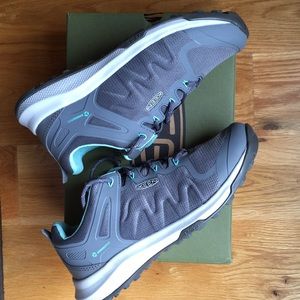 NWT Keen Explore Vent Sneakers